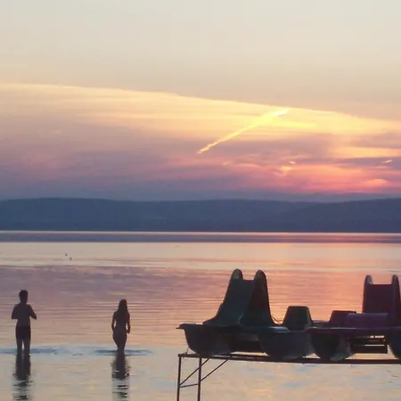 Perge Uedueloevilla * Balatonszarszo